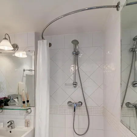 モンテローザ アストテル パリ